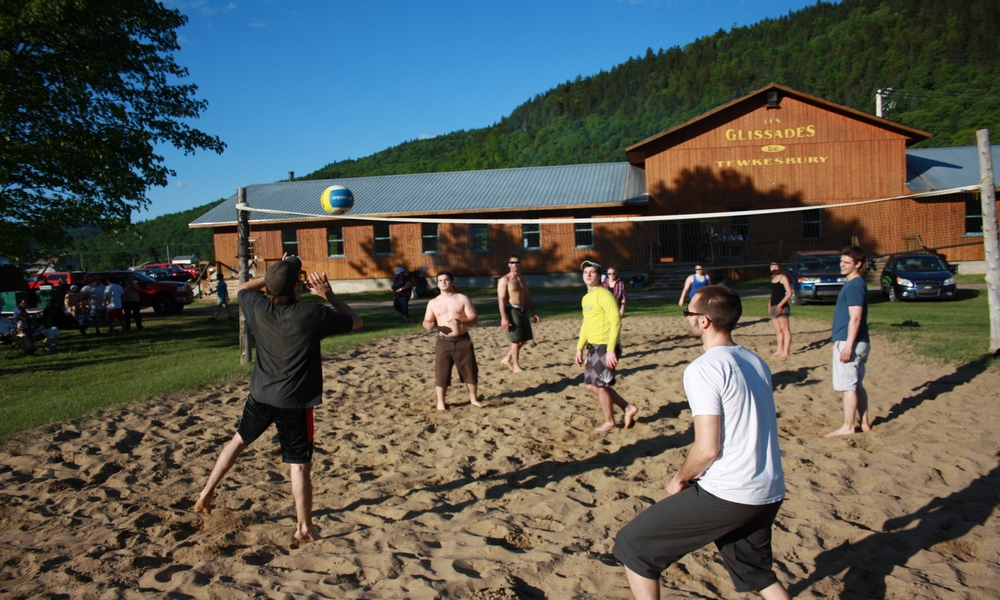 terrain de volleyball au camping de jacques cartier